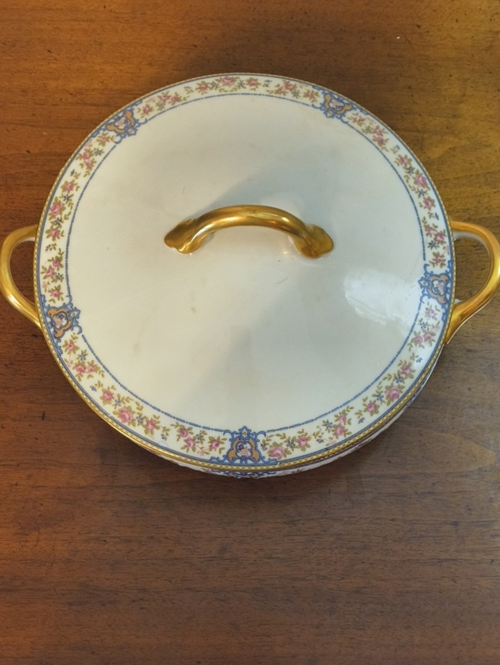 Noritake Nippon Covered Serving Dish 8" Gold Leaf Well-kept Great Piece!